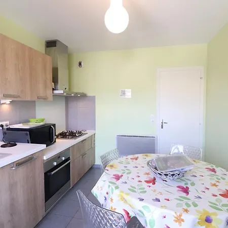 Confort A Avec Wifi, Parking Et Balcon - Fr-1-742-456 * Aurillac