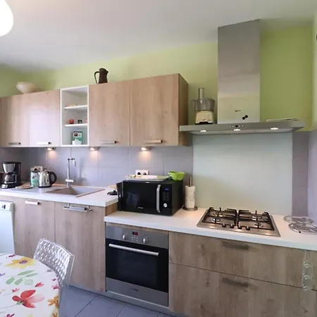Confort A Avec Wifi, Parking Et Balcon - Fr-1-742-456 Aurillac
